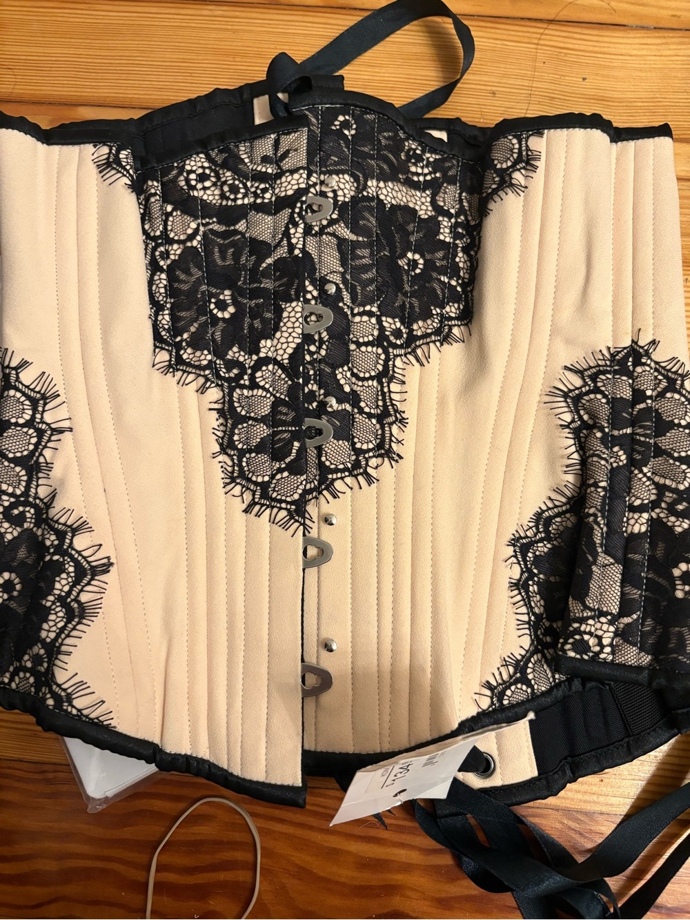 Women’s Lace-Trim Corset Waist Cincher in Black and Cream